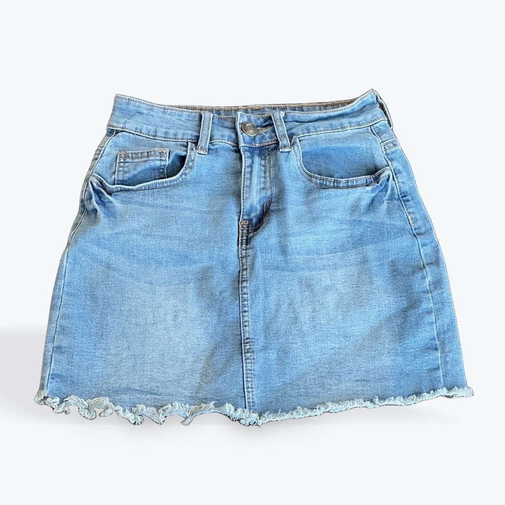 Rue21 Womens Denim Mini Skirt Light Wash Blue Raw Hem Size XS RN70829 - Picture 2 of 7